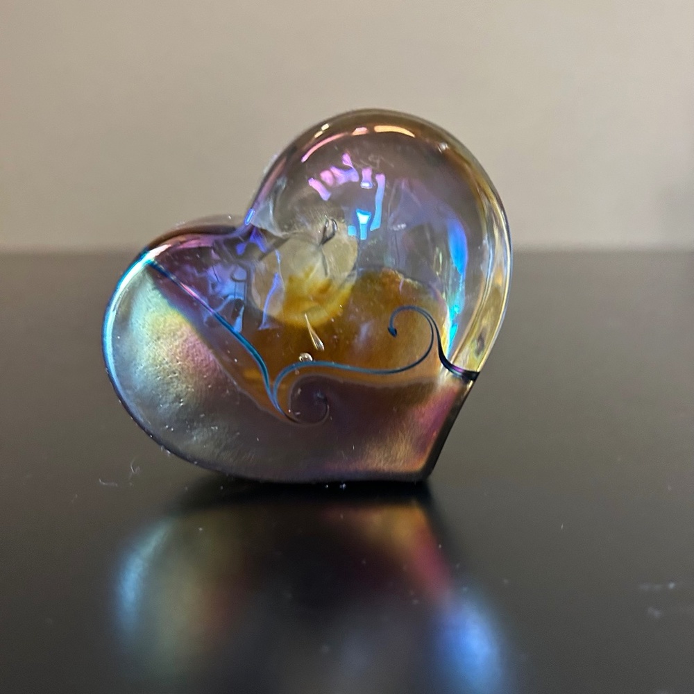 Robert Held RHAG Art Glass Gold Iridescent Swirl Heart.